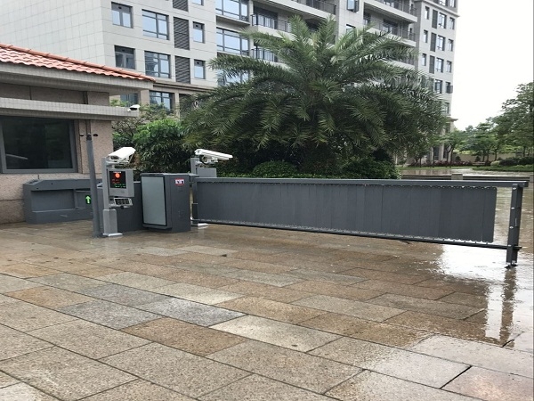 License plate identification and installation site of a passage gate in a military area of Dongguan